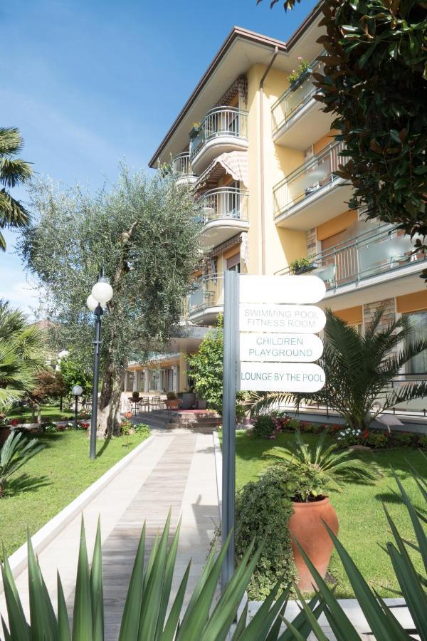 Hotel Drago - Garda Lake Collection Бренцоне-суль-Гарда Экстерьер фото