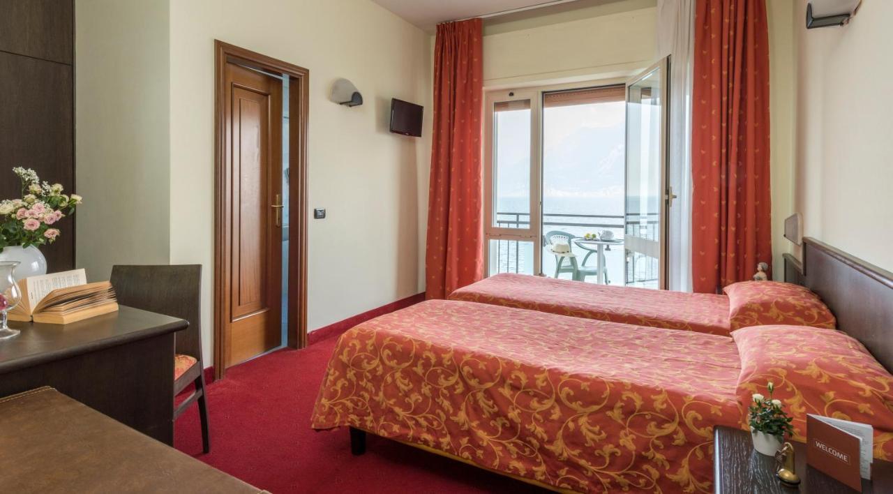 Hotel Drago - Garda Lake Collection Бренцоне-суль-Гарда Экстерьер фото